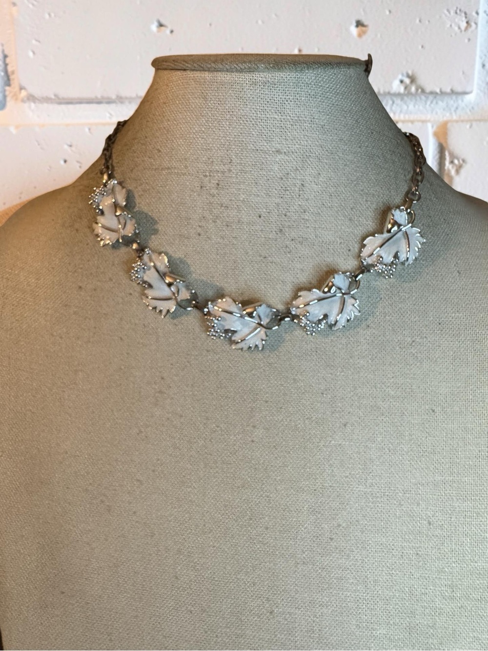 Sarah Coventry “Whispering Leaves” Necklace - Picture 4 of 7